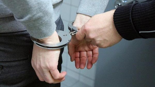 خبرنگاران 2نفر از کارکنان پزشکی قانونی سیرجان به اتهام دریافت رشوه بازداشت شدند