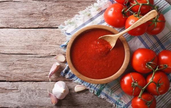 5 روش عالی پاک کردن لکه آب، رب و سس گوجه فرنگی از پارچه و دیگر سطوح