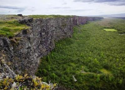 دره شگفت انگیز به شکل نعل اسب در ایسلند